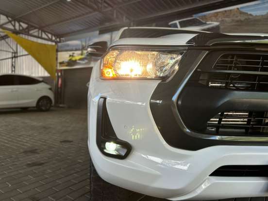 TOYOTA-HILUX-2022