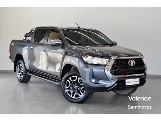 TOYOTA HILUX 2.8 D-4D TURBO DIESEL CD SRV 4X4 AUTOMÁTICO