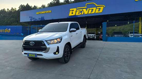 TOYOTA-HILUX-2023