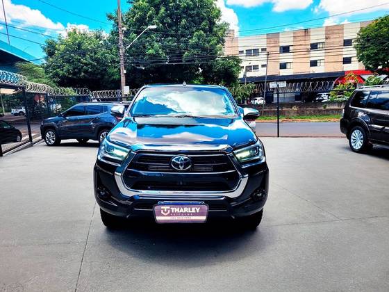 TOYOTA HILUX 2.8 D-4D TURBO DIESEL CD SRX 4X4 AUTOMÁTICO