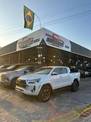 TOYOTA HILUX 2.8 D-4D TURBO DIESEL CD SRX 4X4 AUTOMÁTICO