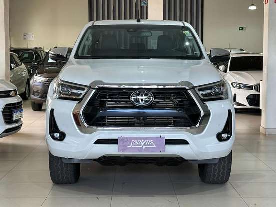 TOYOTA-HILUX-2.8 D-4D TURBO DIESEL CD SRX 4X4 AUTOMÁTICO TOYOTA-HILUX-2022
