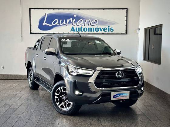 TOYOTA HILUX 2.8 D-4D TURBO DIESEL CD SRX 4X4 AUTOMÁTICO