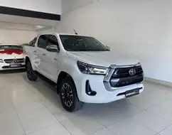 TOYOTA HILUX 2.8 D-4D TURBO DIESEL CD SRX 4X4 AUTOMÁTICO TOYOTA HILUX 2.8 D-4D TURBO DIESEL CD SRX 4X4 AUTOMÁTICO
