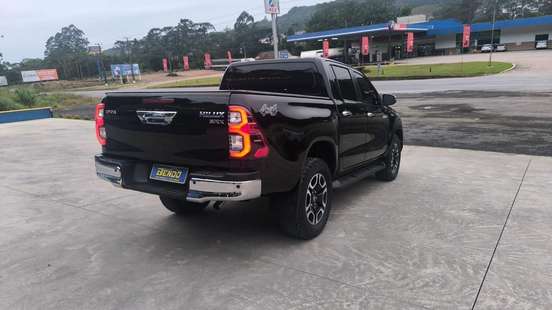 TOYOTA-HILUX-2021