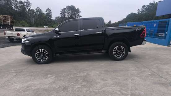 TOYOTA-HILUX-2.8 D-4D TURBO DIESEL CD SRX 4X4 AUTOMÁTICO TOYOTA-HILUX-2021