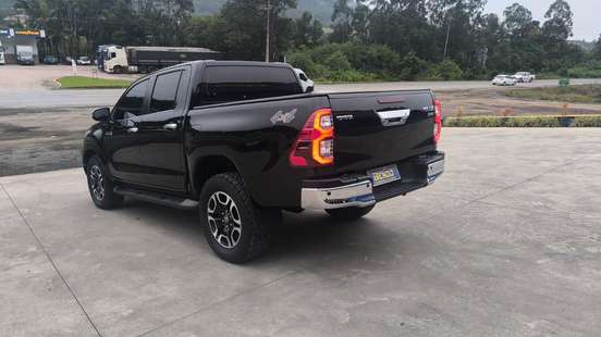 TOYOTA-HILUX-2.8 D-4D TURBO DIESEL CD SRX 4X4 AUTOMÁTICO TOYOTA-HILUX-2021
