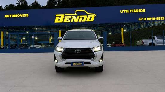 TOYOTA-HILUX-2021