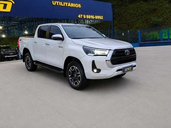 TOYOTA-HILUX-2.8 D-4D TURBO DIESEL CD SRX 4X4 AUTOMÁTICO TOYOTA-HILUX-2021
