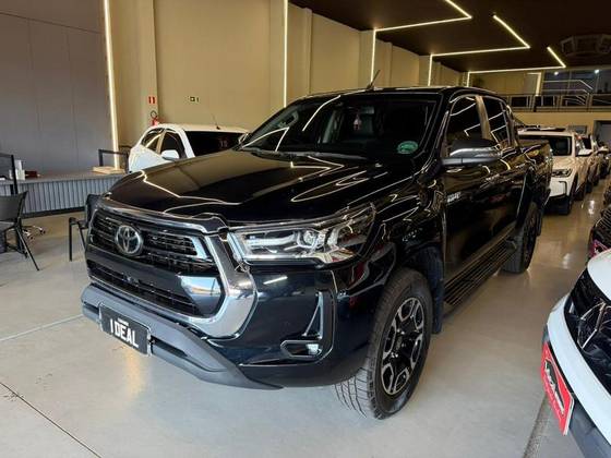 TOYOTA HILUX 2.8 D-4D TURBO DIESEL CD SRX 4X4 AUTOMÁTICO