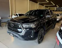 TOYOTA HILUX 2.8 D-4D TURBO DIESEL CD SRX 4X4 AUTOMÁTICO TOYOTA HILUX 2.8 D-4D TURBO DIESEL CD SRX 4X4 AUTOMÁTICO