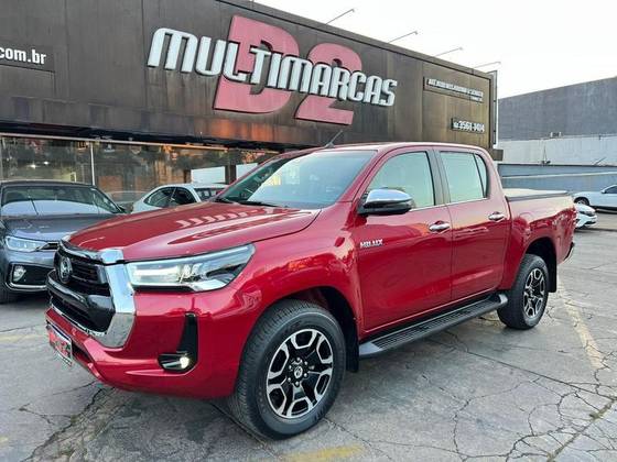 TOYOTA HILUX 2.8 D-4D TURBO DIESEL CD SRX 4X4 AUTOMÁTICO