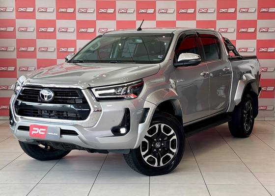 TOYOTA HILUX 2.8 D-4D TURBO DIESEL CD SRX PLUS 4X4 AUTOMÁTICO