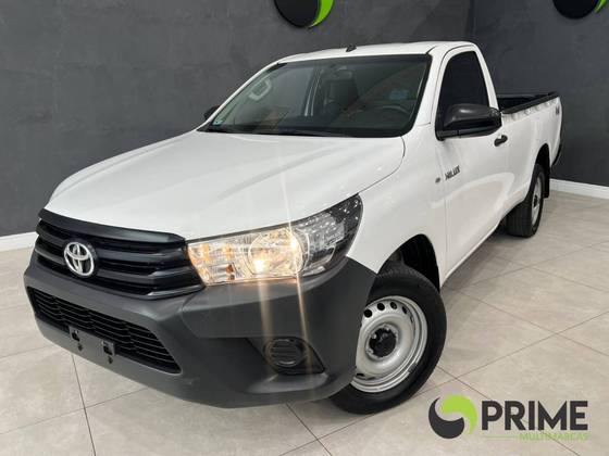 TOYOTA HILUX 2.8 D-4D TURBO DIESEL CS 4X4 MANUAL