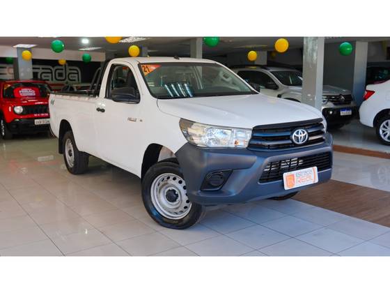 TOYOTA HILUX 2.8 D-4D TURBO DIESEL CS 4X4 MANUAL