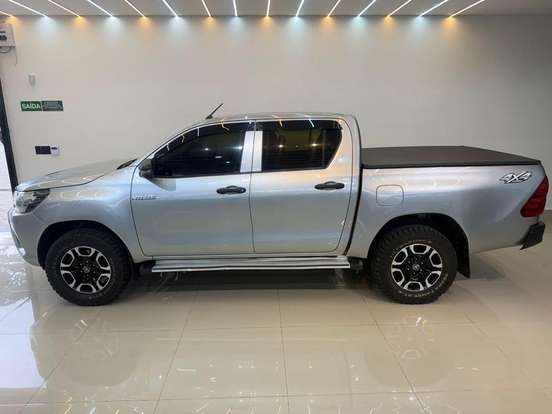 TOYOTA-HILUX-2.8 SR 4X4 CD 16V DIESEL 4P AUTOMÁTICO TOYOTA-HILUX-2019