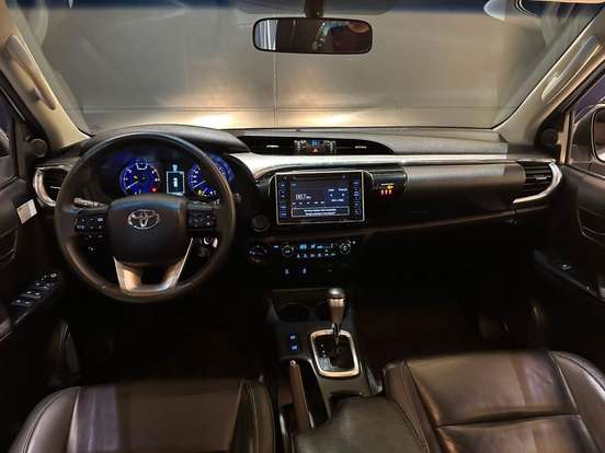 TOYOTA-HILUX-2017