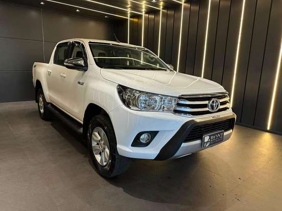 TOYOTA-HILUX-2017
