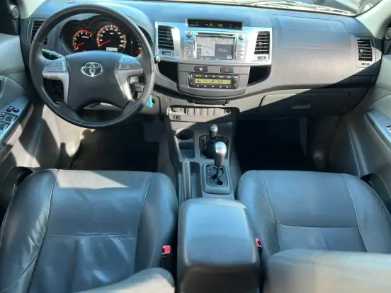 TOYOTA-HILUX-3.0 SRV 4X4 CD 16V TURBO INTERCOOLER DIESEL 4P AUTOMÁTICO TOYOTA-HILUX-2014