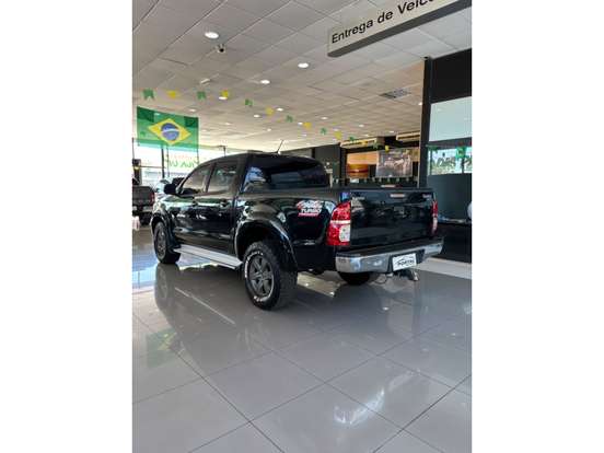 TOYOTA-HILUX-2014