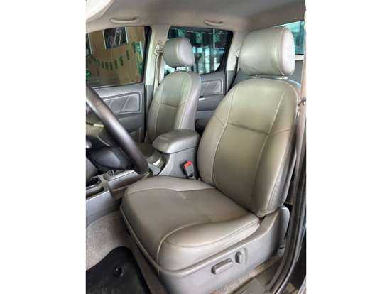 TOYOTA-HILUX-2014