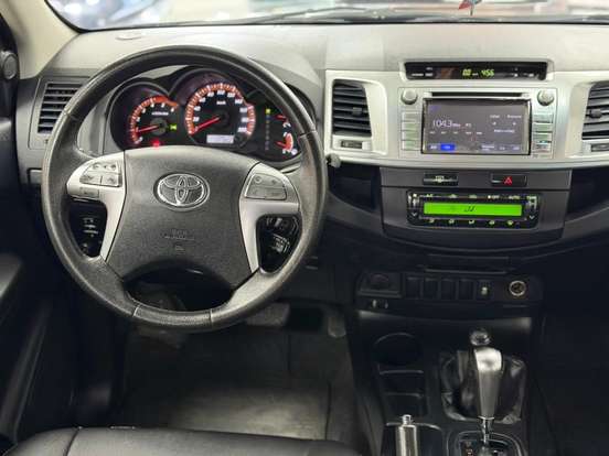 TOYOTA-HILUX-2013