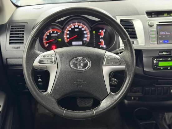 TOYOTA-HILUX-2013