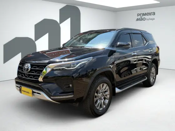 TOYOTA HILUX SW4 2.8 D-4D TURBO DIESEL SRX 7L 4X4 AUTOMÁTICO