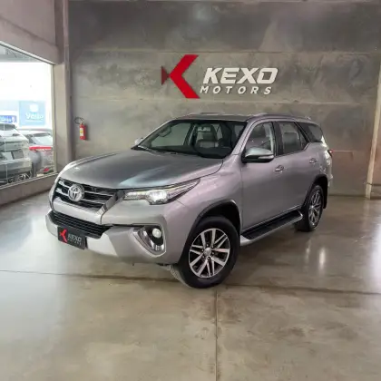 TOYOTA HILUX SW4 2.8 SRX 4X4 16V TURBO INTERCOOLER DIESEL 4P AUTOMÁTICO