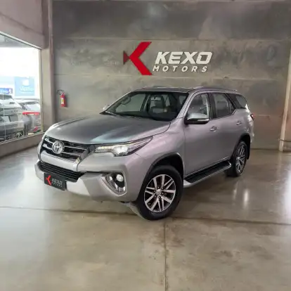 TOYOTA-HILUX SW4-2016