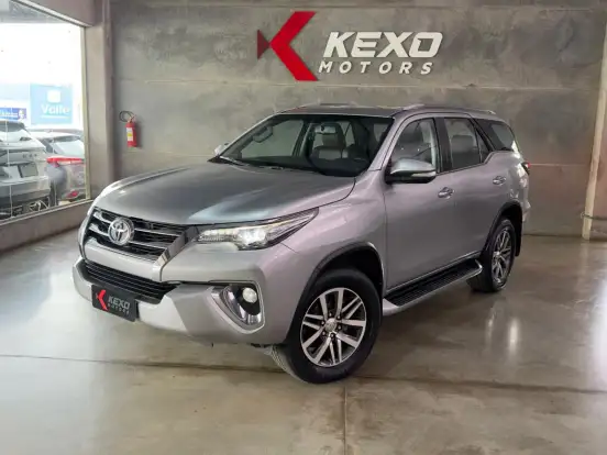 TOYOTA-HILUX SW4-2.8 SRX 4X4 16V TURBO INTERCOOLER DIESEL 4P AUTOMÁTICO TOYOTA-HILUX SW4-2016