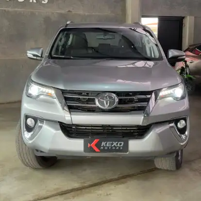TOYOTA-HILUX SW4-2016