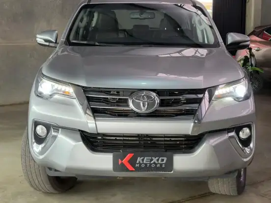 TOYOTA-HILUX SW4-2.8 SRX 4X4 16V TURBO INTERCOOLER DIESEL 4P AUTOMÁTICO TOYOTA-HILUX SW4-2016