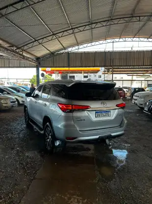 TOYOTA-HILUX SW4-2020