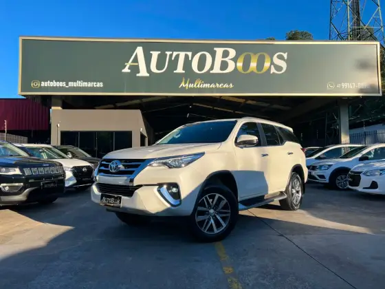 TOYOTA HILUX SW4 2.8 SRX 4X4 7 LUGARES 16V TURBO INTERCOOLER DIESEL 4P AUTOMÁTICO