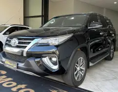 TOYOTA HILUX SW4 2.8 SRX 4X4 7 LUGARES 16V TURBO INTERCOOLER DIESEL 4P AUTOMÁTICO TOYOTA HILUX SW4 2.8 SRX 4X4 7 LUGARES 16V TURBO INTERCOOLER DIESEL 4P AUTOMÁTICO