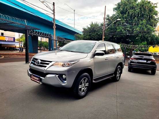 TOYOTA-HILUX SW4-2020