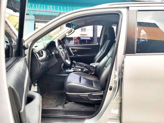 TOYOTA-HILUX SW4-2020