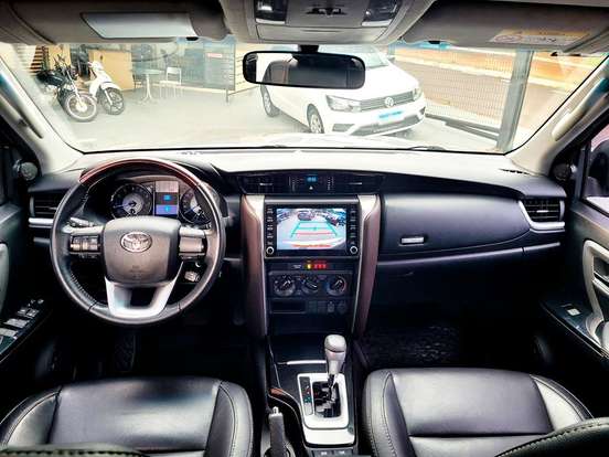 TOYOTA-HILUX SW4-2020