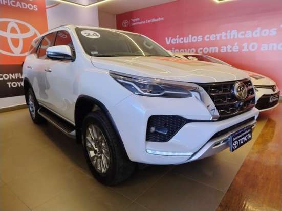 TOYOTA-HILUX SW4-2023