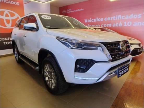 TOYOTA-HILUX SW4-2.8 D-4D TURBO DIESEL SRX 7L 4X4 AUTOMÁTICO TOYOTA-HILUX SW4-2023