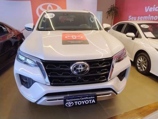 TOYOTA-HILUX SW4-2023