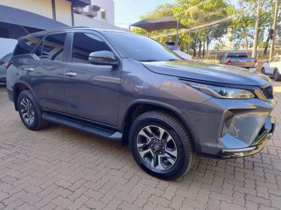 TOYOTA-HILUX SW4-2.8 D-4D TURBO DIESEL SRX PLATINUM 7L 4X4 AUTOMÁTICO TOYOTA-HILUX SW4-2024