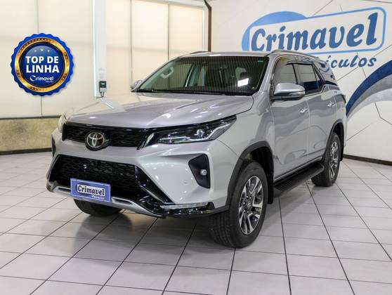 TOYOTA HILUX SW4 2.8 D-4D TURBO DIESEL SRX PLATINUM 7L 4X4 AUTOMÁTICO
