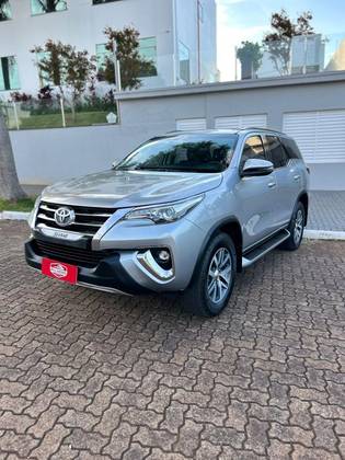 TOYOTA HILUX SW4 2.8 SRX 4X4 16V TURBO INTERCOOLER DIESEL 4P AUTOMÁTICO