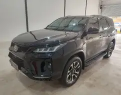 TOYOTA HILUX SW4 2.8 SRX 4X4 7 LUGARES 16V TURBO INTERCOOLER DIESEL 4P AUTOMÁTICO TOYOTA HILUX SW4 2.8 SRX 4X4 7 LUGARES 16V TURBO INTERCOOLER DIESEL 4P AUTOMÁTICO