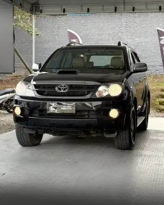 TOYOTA-HILUX SW4-3.0 SRV 4X4 16V TURBO INTERCOOLER DIESEL 4P AUTOMÁTICO TOYOTA-HILUX SW4-2007