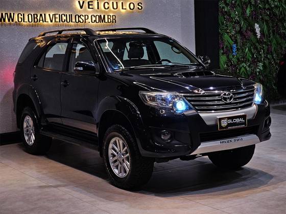 TOYOTA HILUX SW4 3.0 SRV 4X4 7 LUGARES 16V TURBO INTERCOOLER DIESEL 4P AUTOMÁTICO