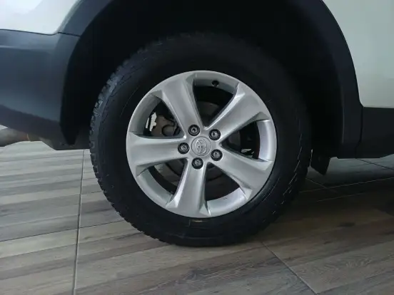 TOYOTA-RAV4-2013