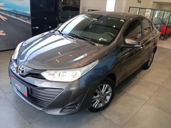 TOYOTA-YARIS-2021